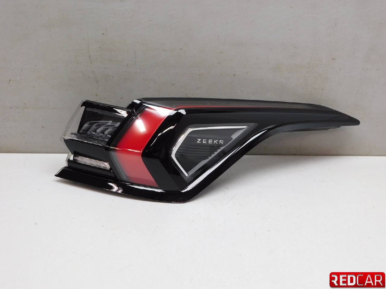 Zeekr 001 2021> Фонарь задний наружный правый 8894936006